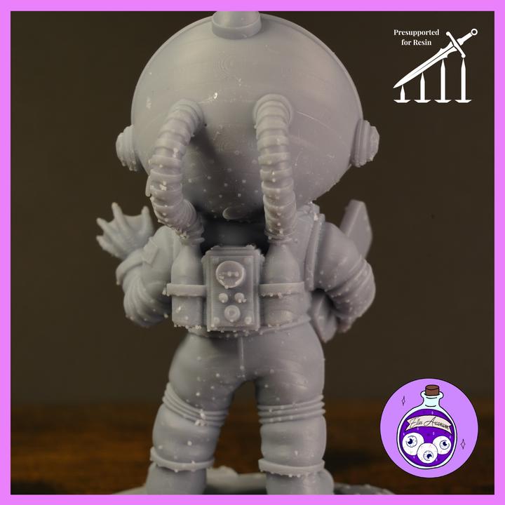 Zev: The Dungeon’s Most Diligent Administrator – 4-Inch Statue